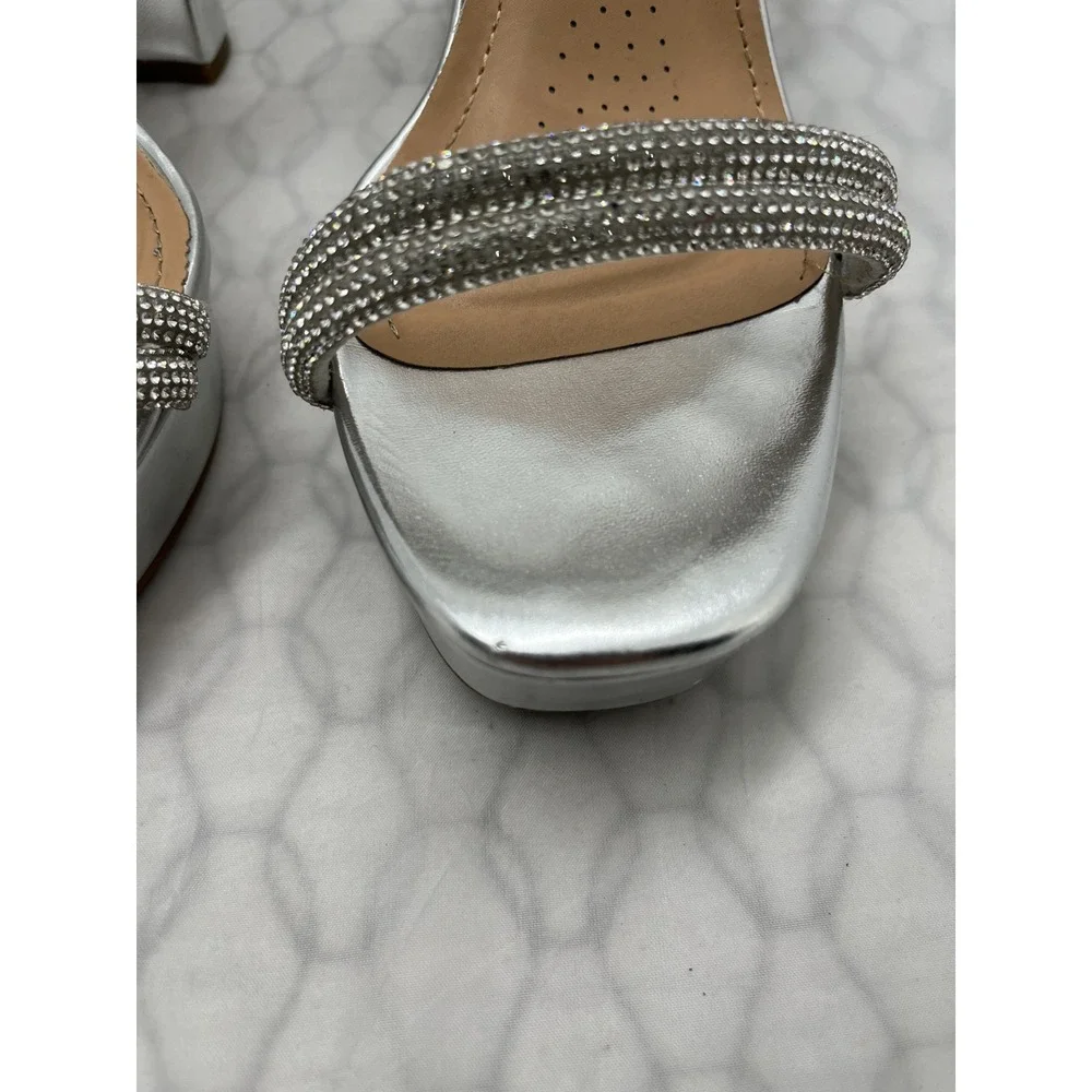 Windsor Chic Stunners Women's 9 Silver Metallic Rhinestone Platform Block Heels